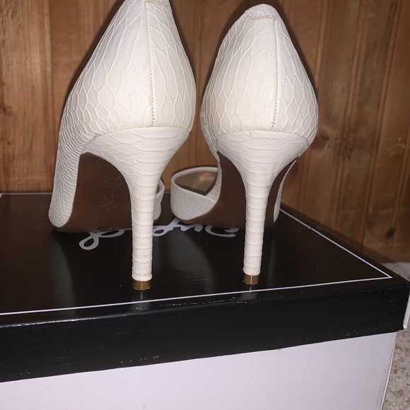 High Heels - Picture 3 of 5
